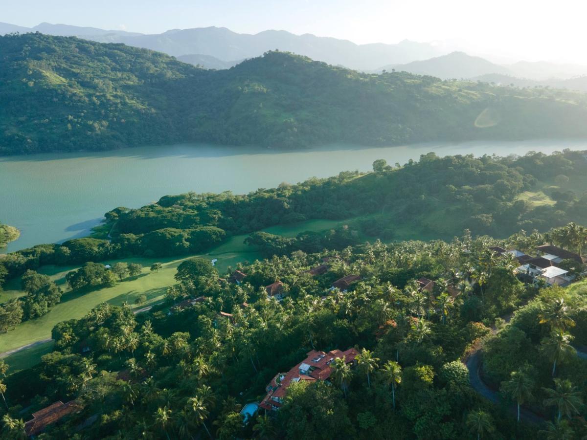 The Albatross, Kandy Digana Luaran gambar