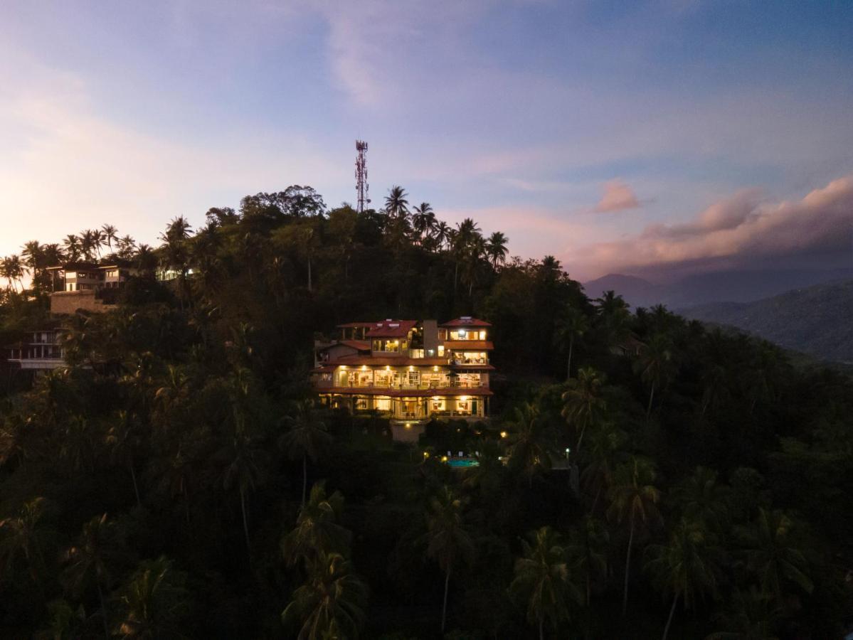 The Albatross, Kandy Digana Luaran gambar