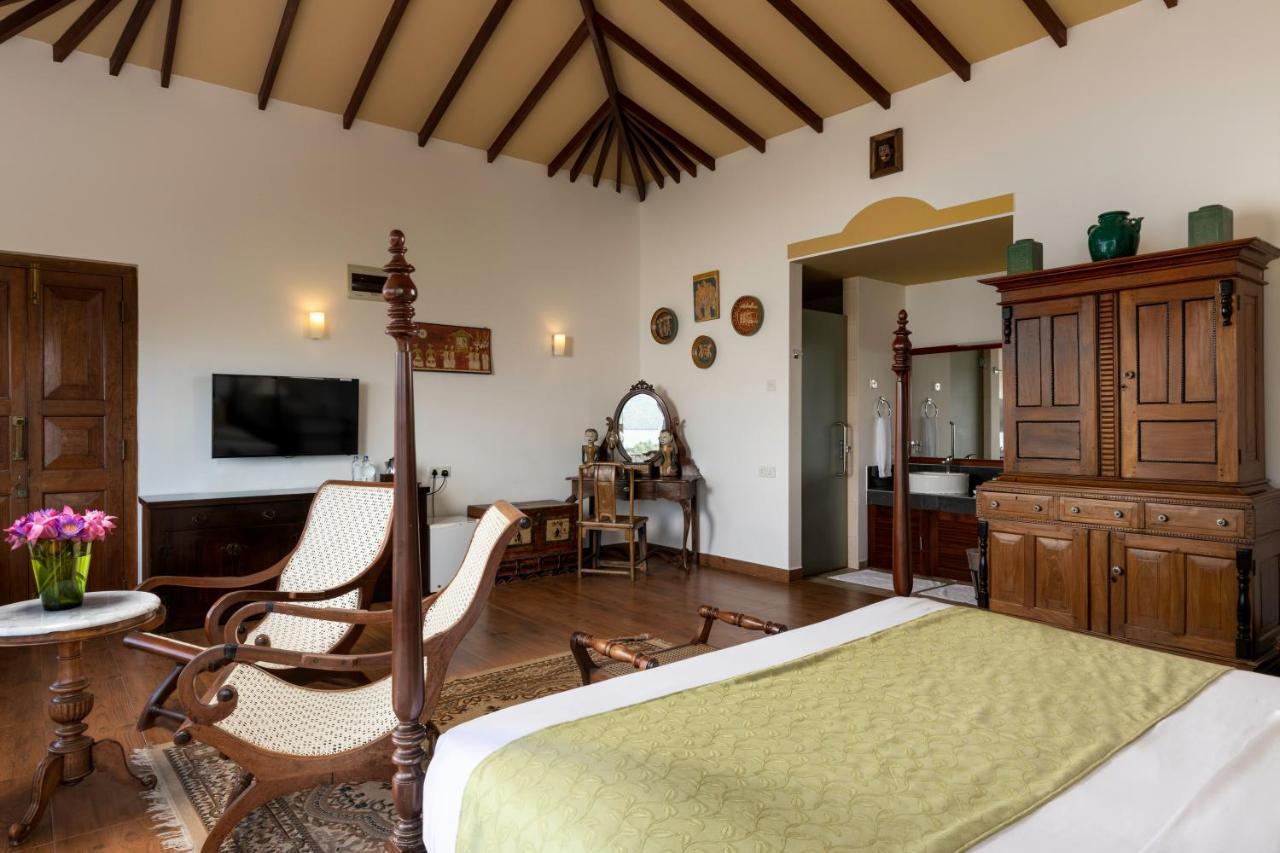The Albatross, Kandy Digana Luaran gambar