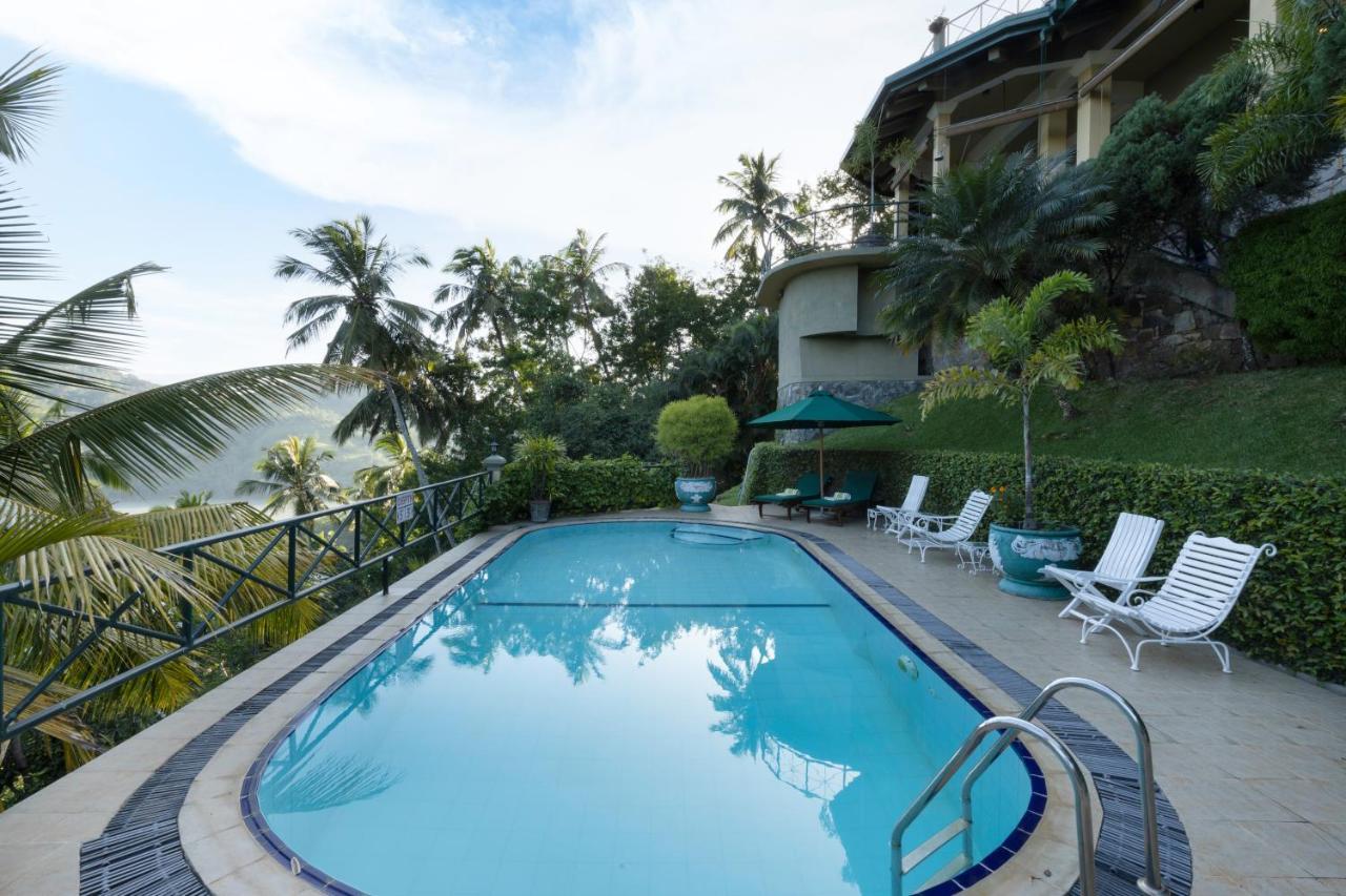 The Albatross, Kandy Digana Luaran gambar