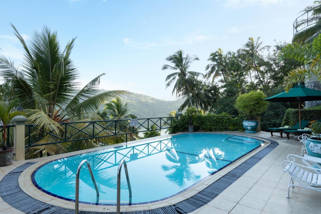 The Albatross, Kandy Digana Luaran gambar